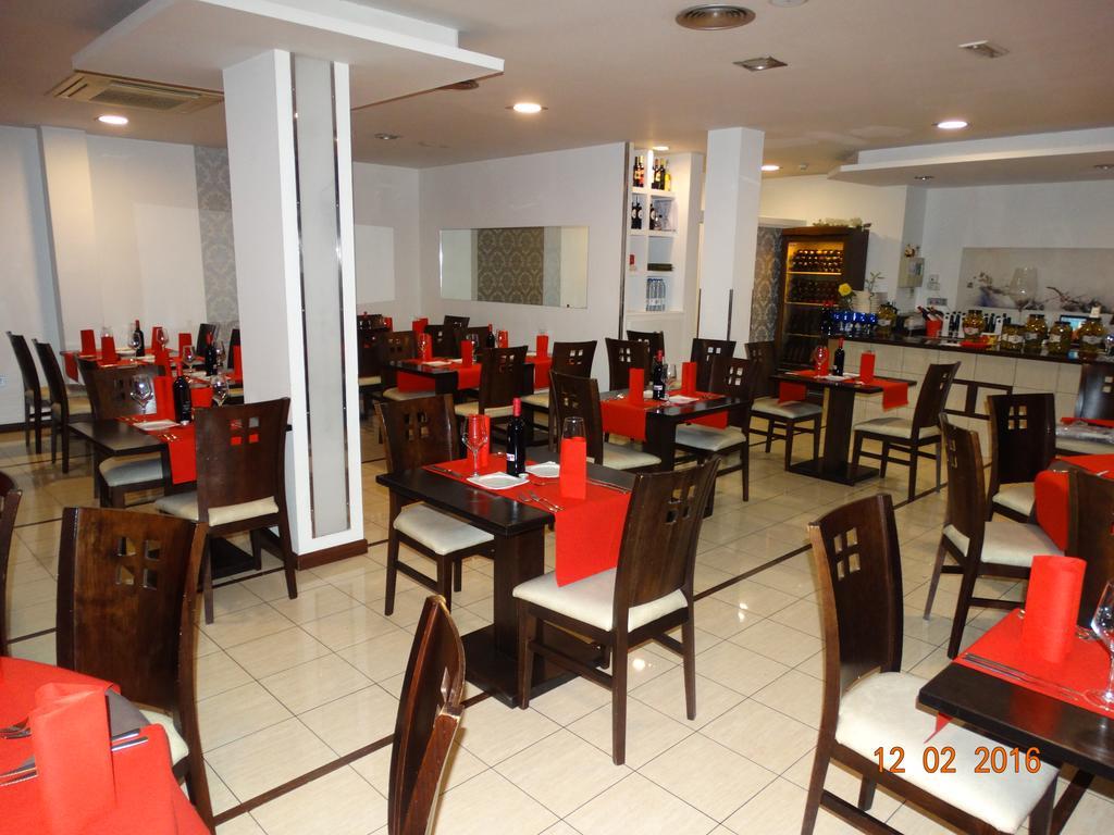 Hotel El Cruce Moraleda Мораледа-де-Сафайона Экстерьер фото